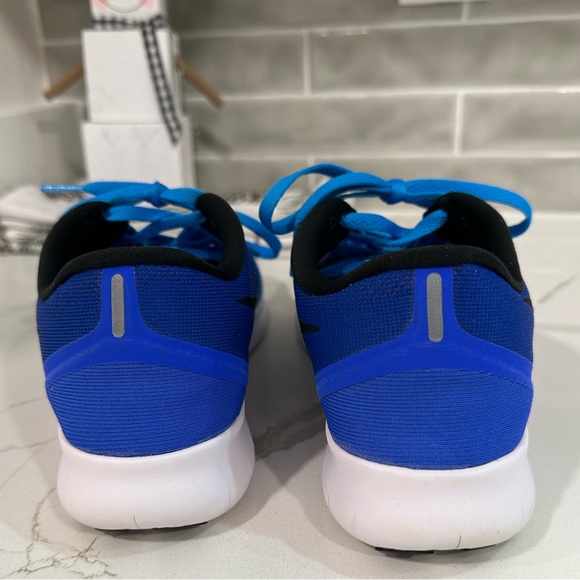 Nike Free RN. Women Size 5.5 Color Blue And Pink. - Picture 8 of 10